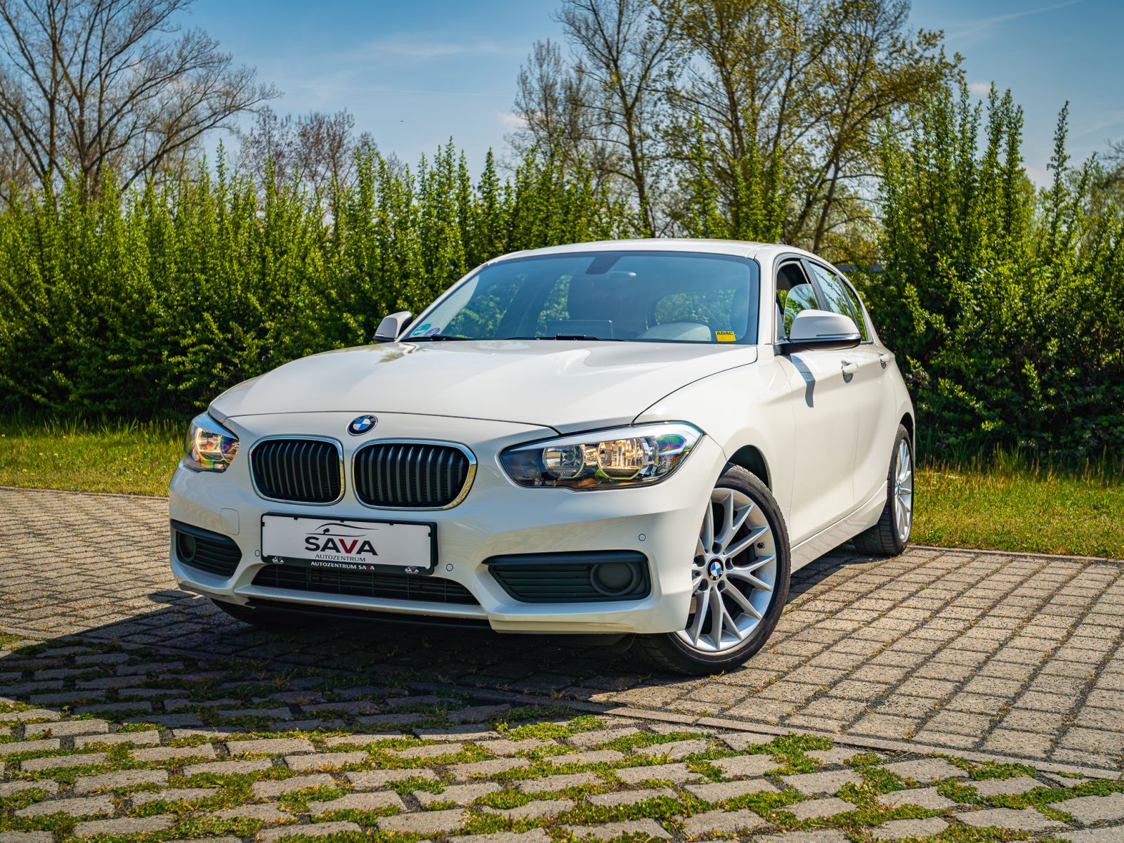 BMW 118i bei Autozentrum Sava in Oestrich-Winkel