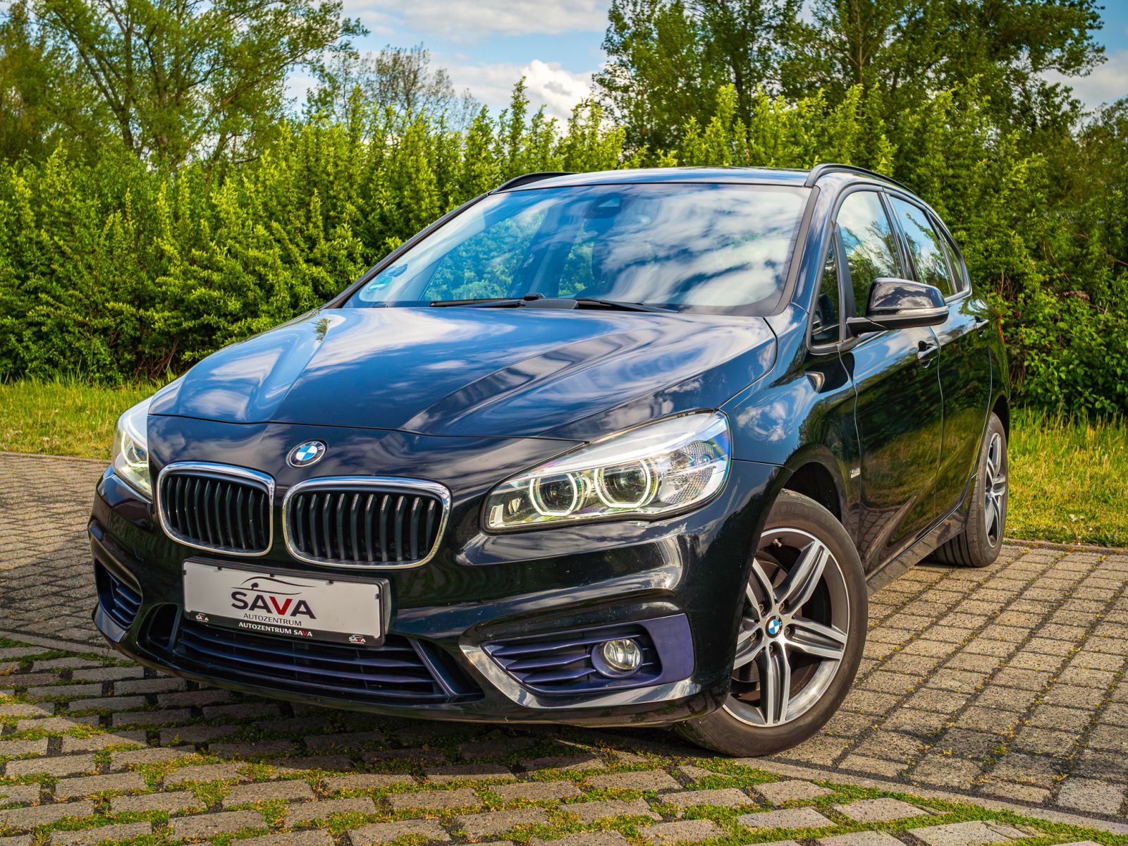 BMW 218 Active Tourer Sportline bei Autozentrum Sava in Oestrich-Winkel